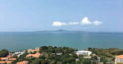 2 Bedrooms Condo for sale at The Peak Towers