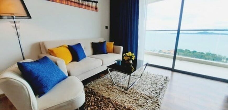 2 Bedrooms Condo for sale at The Peak Towers