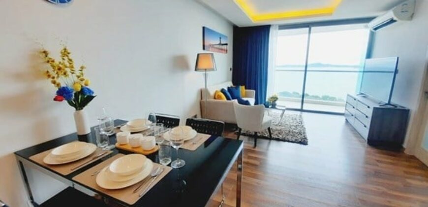 2 Bedrooms Condo for sale at The Peak Towers