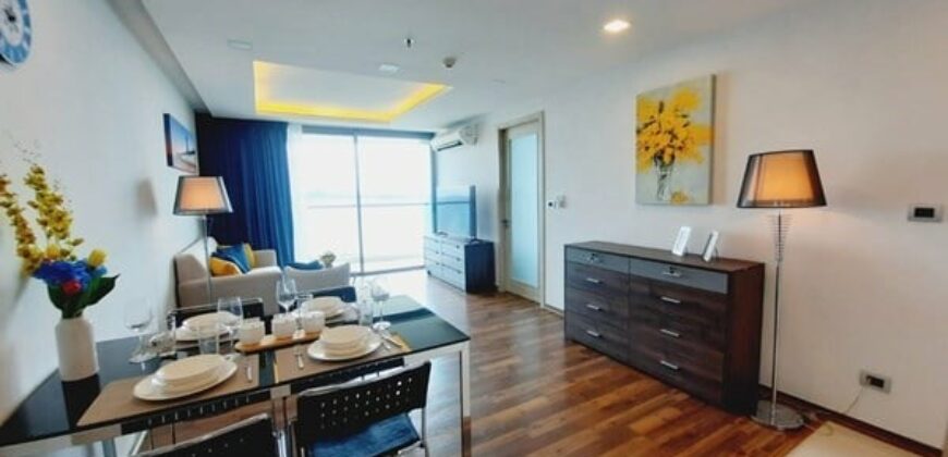 2 Bedrooms Condo for sale at The Peak Towers