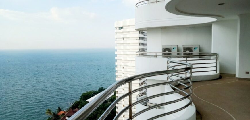 Beachfront condo for sale on Pratumnak Hill