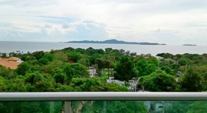 Sea View condo for sale on Pratumnak Hill