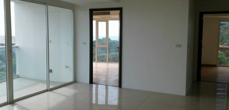 Sea View condo for sale on Pratumnak Hill