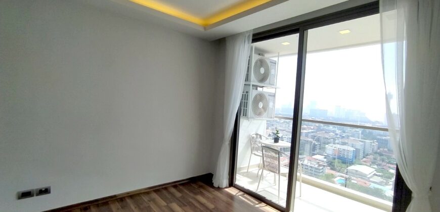 Sea View Condo for sale at The Peak Tower