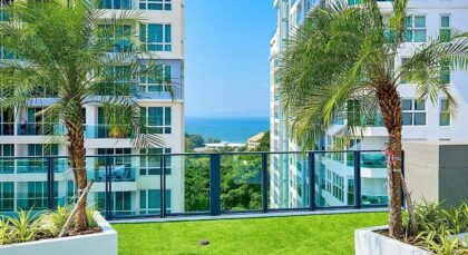 2 Bedrooms Seaview condo for sale on Pratumnak Hill