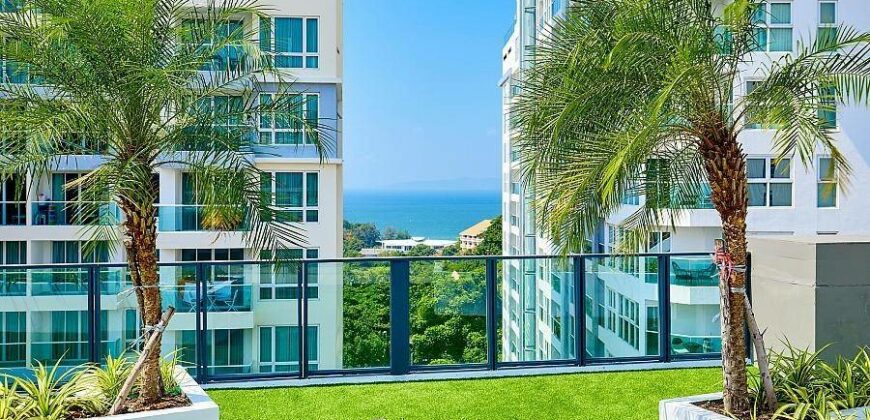 2 Bedrooms Seaview condo for sale on Pratumnak Hill