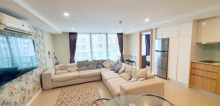 2 Bedrooms Seaview condo for sale on Pratumnak Hill