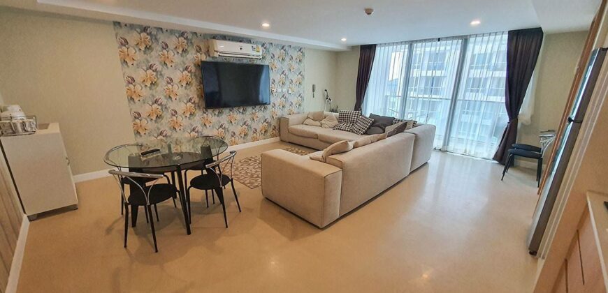 2 Bedrooms Seaview condo for sale on Pratumnak Hill