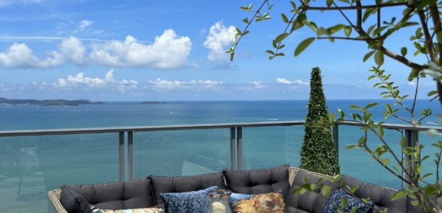 Luxury sea view condo for sale on Pratumnak Hill