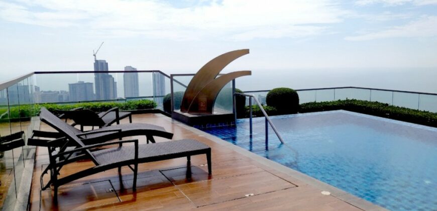 Sea View Condo for sale on Pratumnak Hill