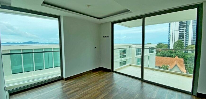 Sea View Condo For sale at The Peak Tower