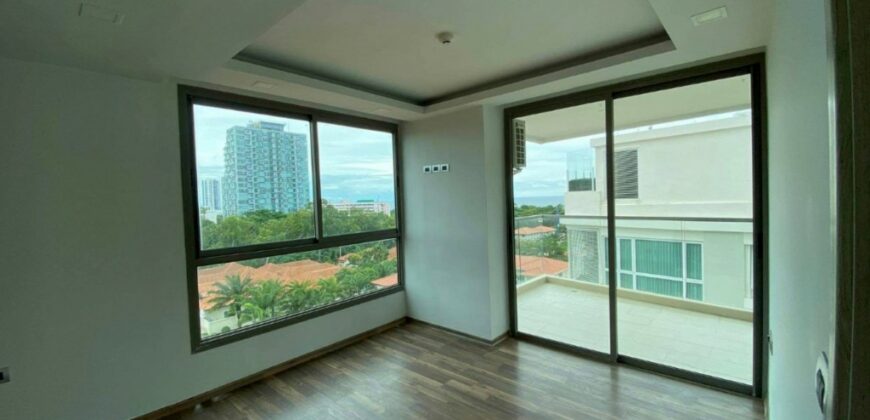 Sea View Condo For sale at The Peak Tower