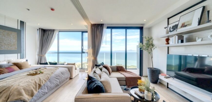 Luxury sea view condo for sale on Pratumnak Hill