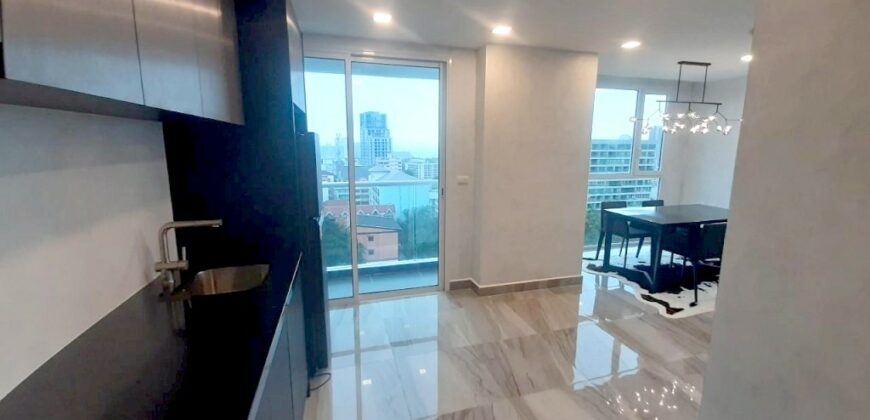 Sea view Condo for sale on Pratumnak Hill.