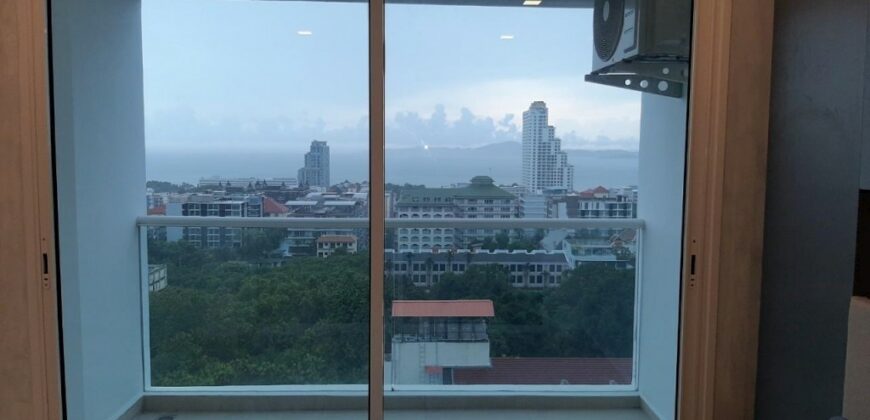 Sea view Condo for sale on Pratumnak Hill.