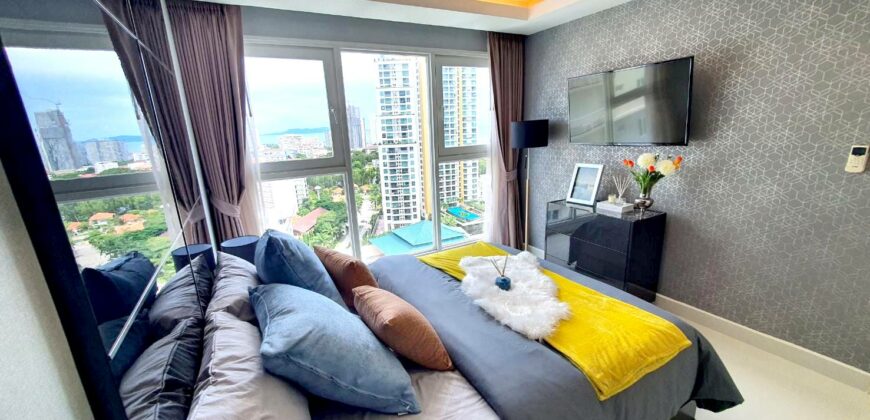 Luxury 1 bedroom condo for sale at Cosy Beach View Condominium