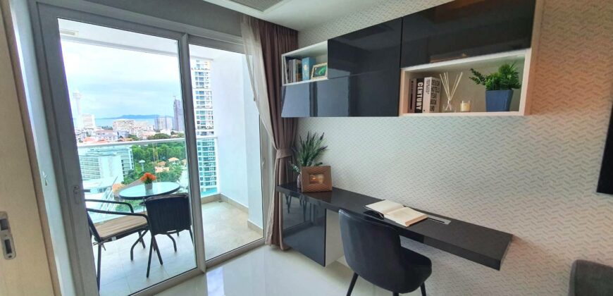 Luxury 1 bedroom condo for sale at Cosy Beach View Condominium