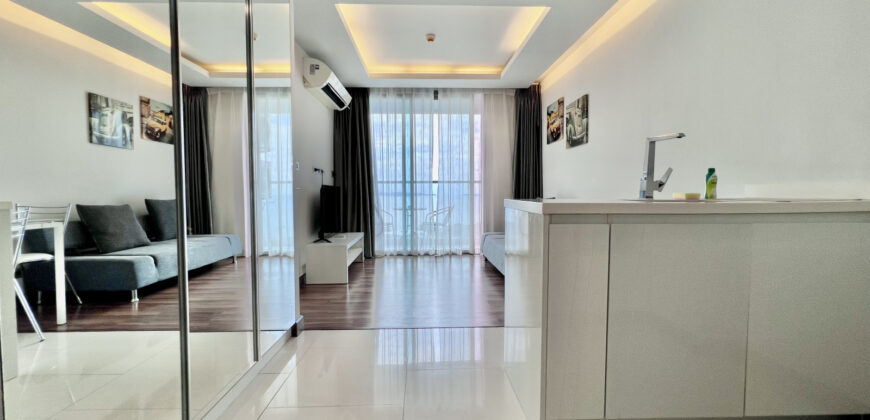 Decorated 1 bedroom available for sale The Peak condo