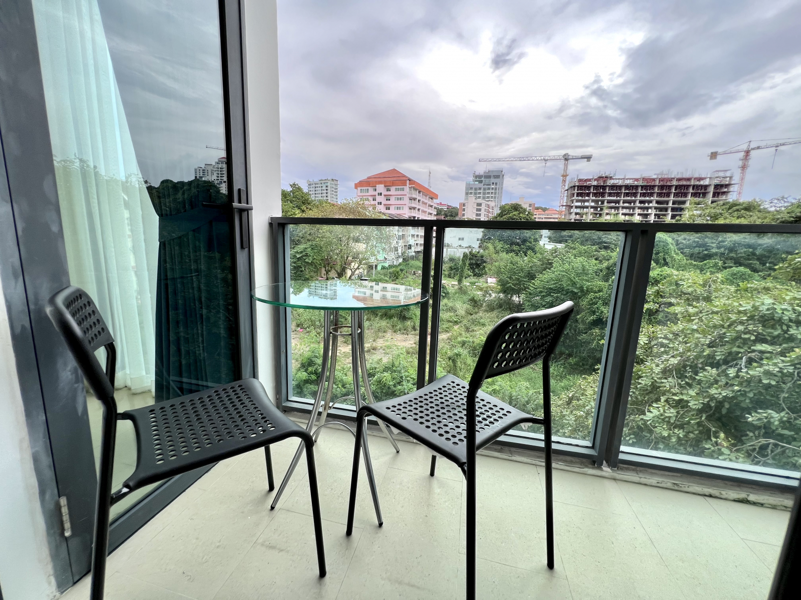 Brand new condo for sale in Pratamnak