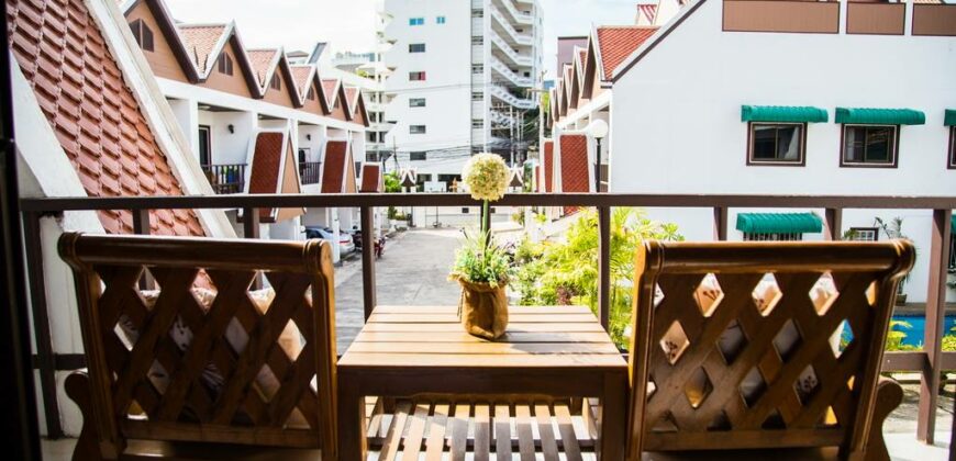 Townhouse 2 Bedroom for sale on Pratamnak Hill