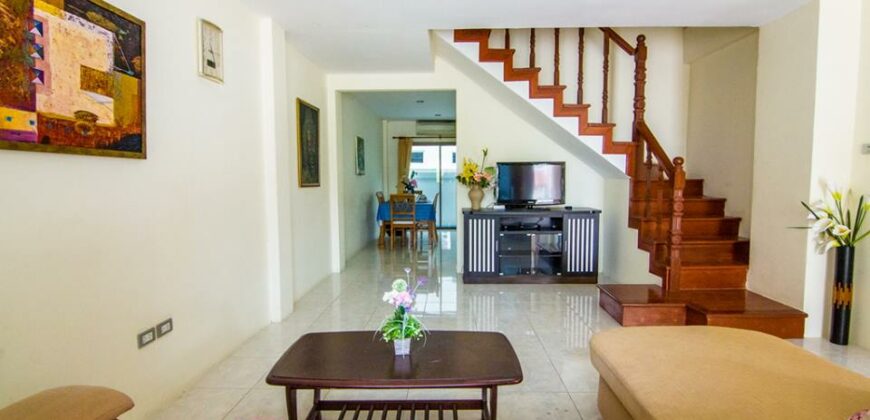 Townhouse 2 Bedroom for sale on Pratamnak Hill