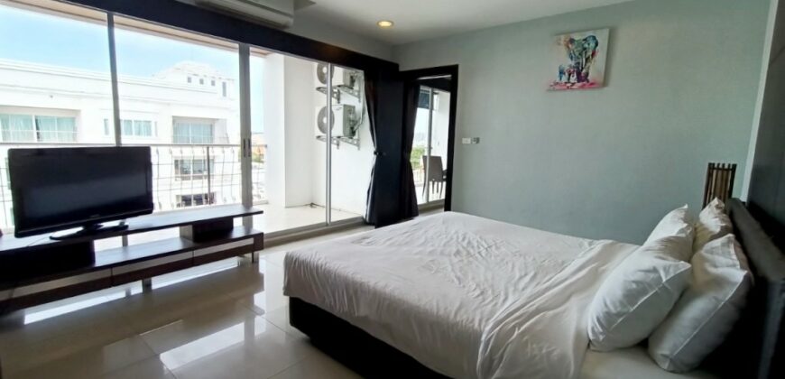 Pool View condo For Sale Near Jomtien Beach