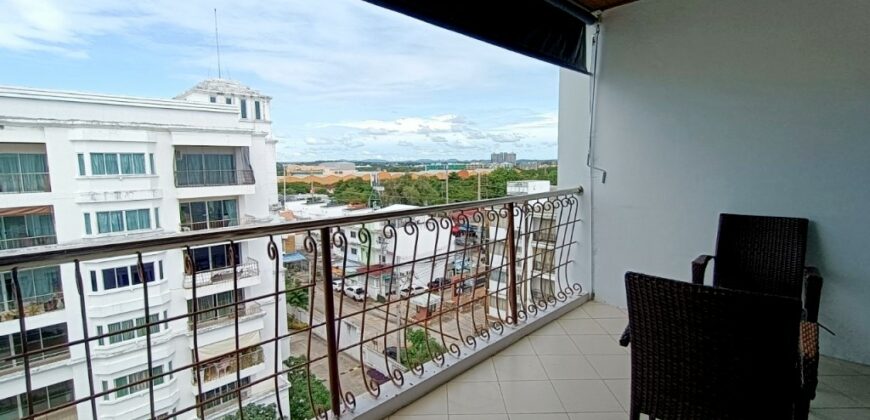 Pool View condo For Sale Near Jomtien Beach