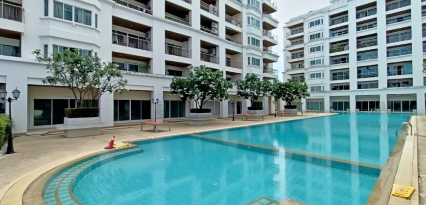 Pool View condo For Sale Near Jomtien Beach