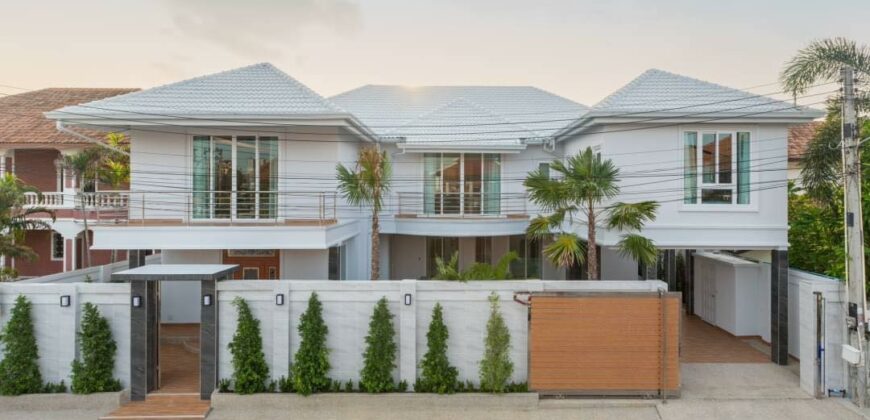 Brand New Pool Villa for Sale at Pattaya Lagoon Village