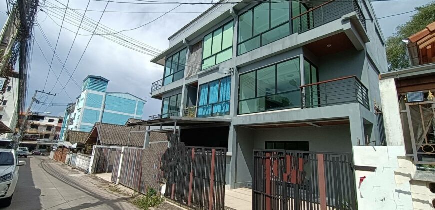 Townhome for sale in Naklua